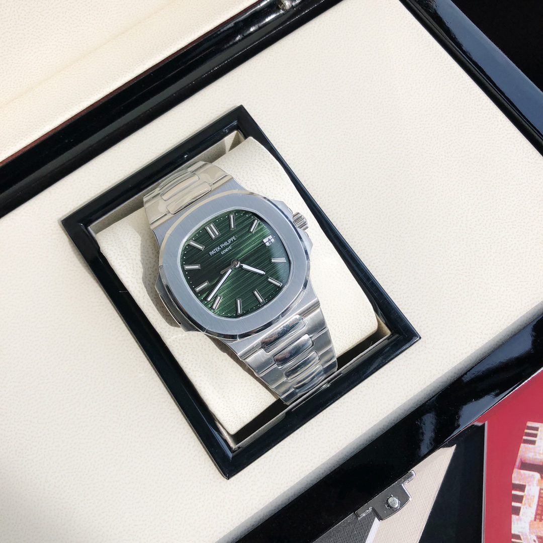 パテック フィリップ「Patek Philippe」ノーチラス 5711/1A 自動巻き腕時計 40mm「4色」