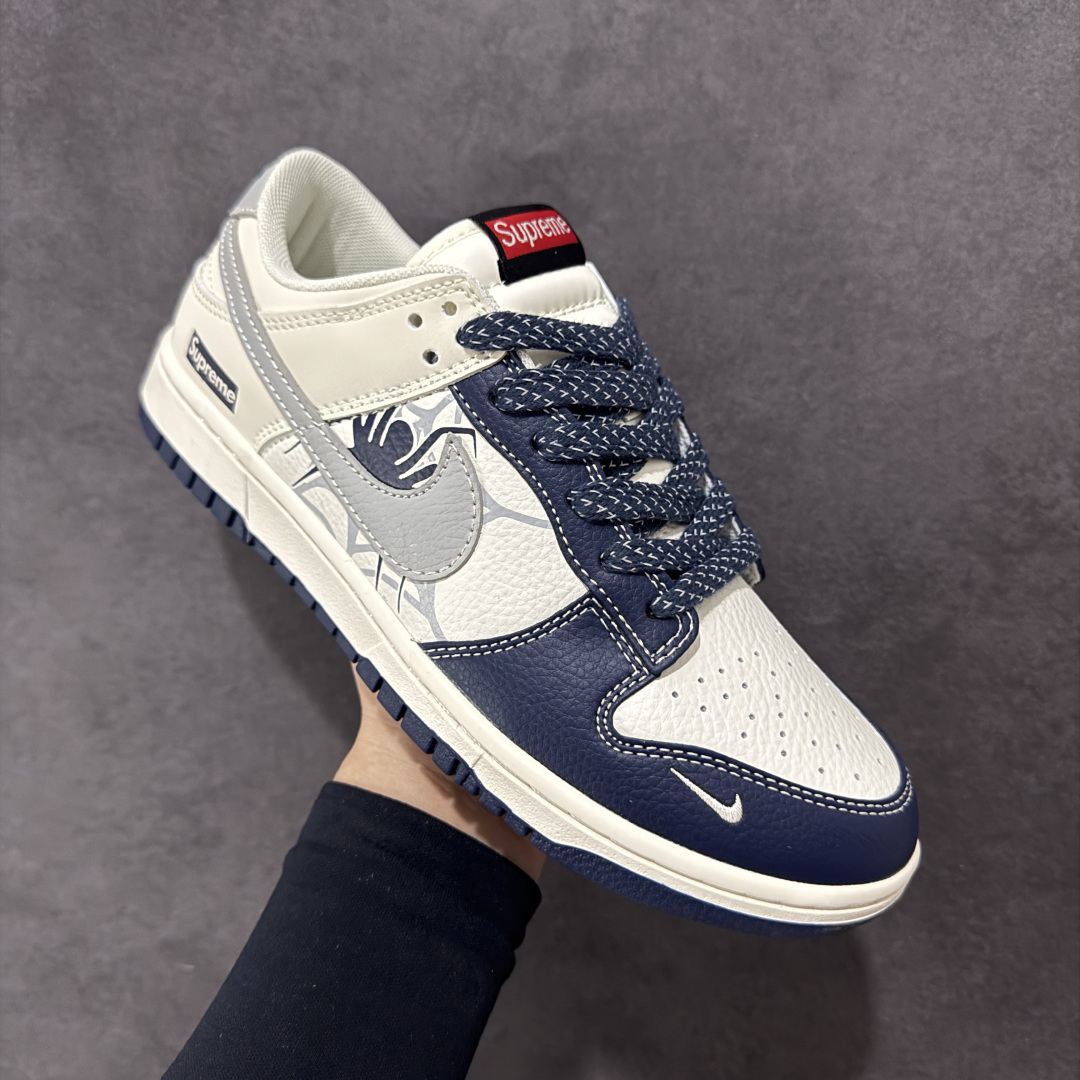 「コラボモデル」Supreme x Nike SB Dunk Low スニーカー