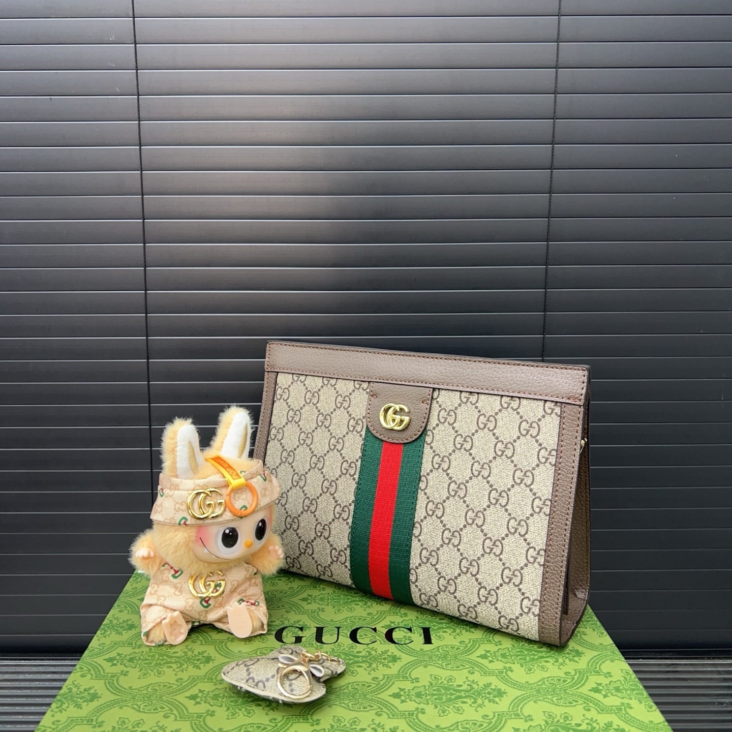 「グッチ」Gucci GG 柄クラッチバッグ＋チャーム＋ドール ギフトセット 限定セール 大人気販売中