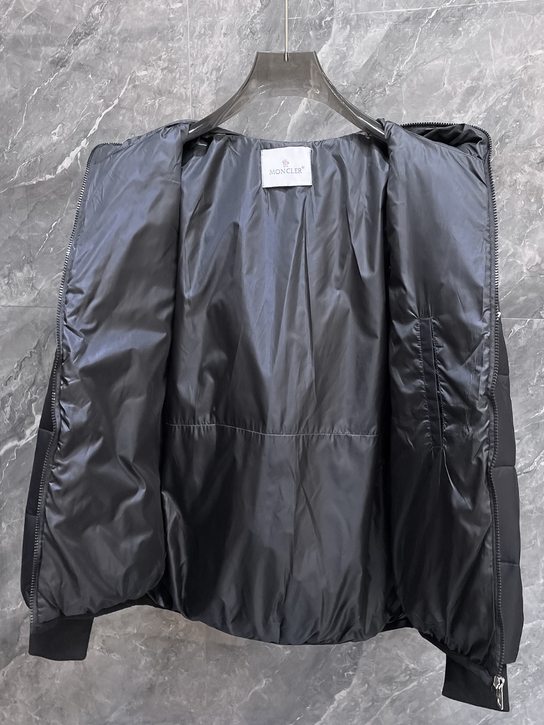 モンクレール 冬季新作ダウンジャケット