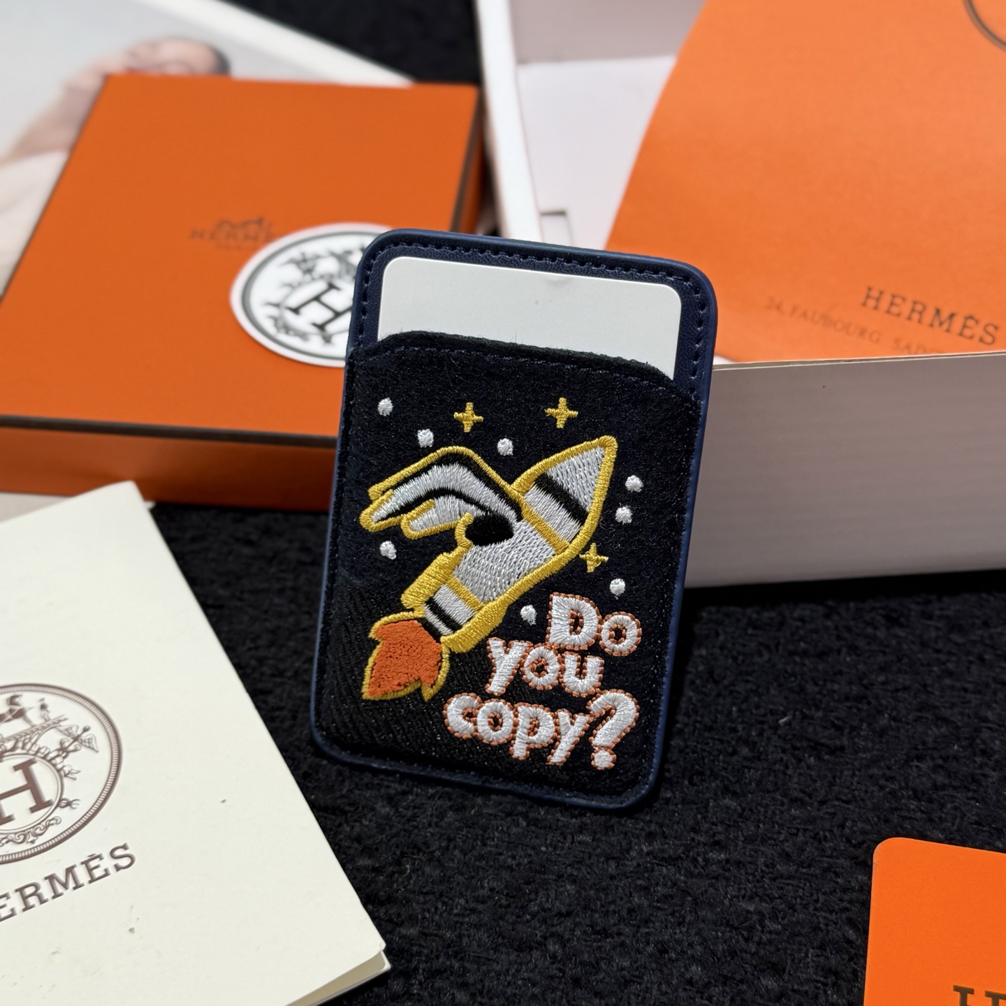 【限定新入荷】エルメス Cheval MagSafe 本革カードケース「12 シリーズ以降全 iPhone 対応」