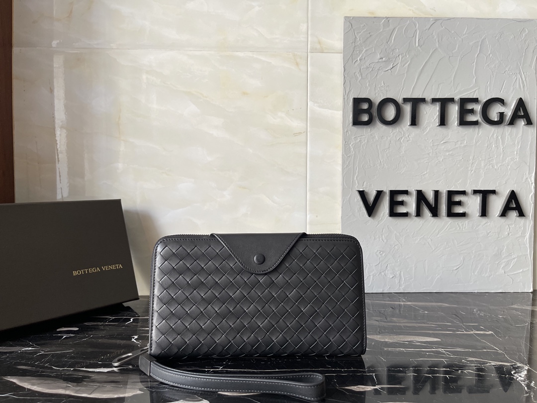 ボッテガ・ヴェネタ「Bottega Veneta」イントレチャート ザッパー ウォレット