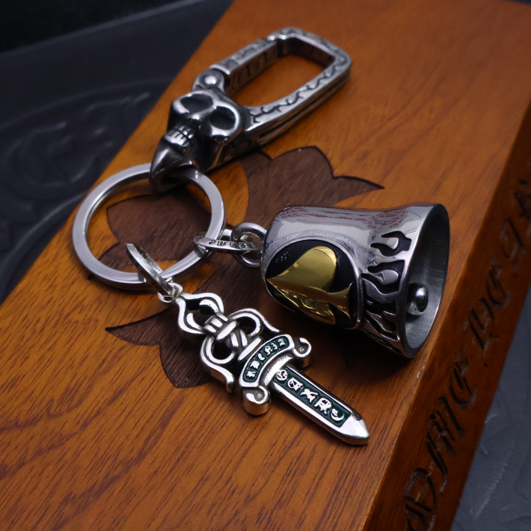 クロムハーツ「Chrome Hearts」キーホルダー＆バッグチャーム - トレンドシンボル