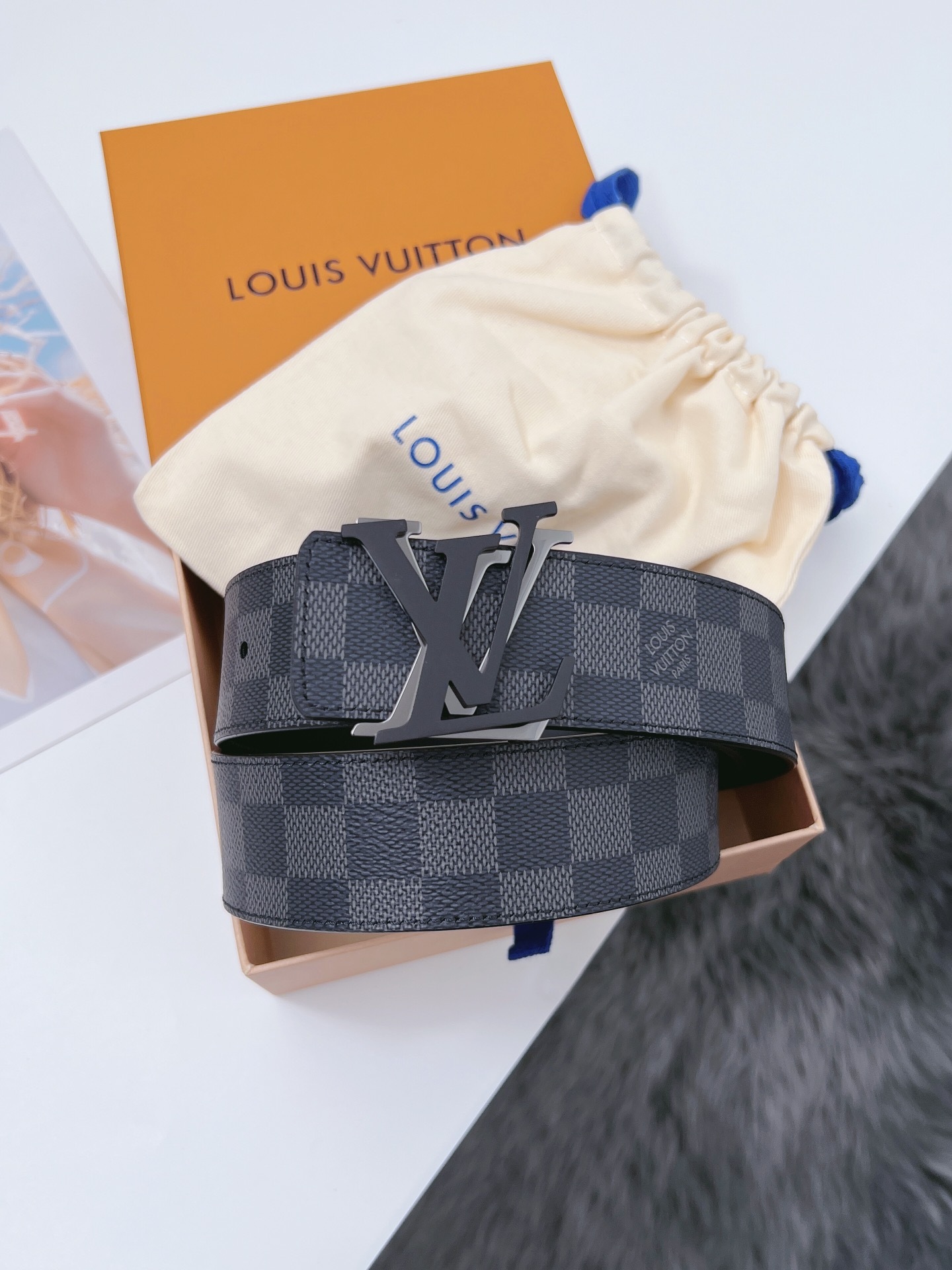ルイ・ヴィトン「Louis Vuitton」ベルト･LV イニシャル 40MM