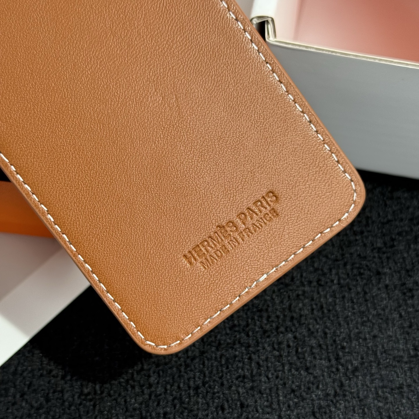 【限定新入荷】エルメス Cheval MagSafe 本革カードケース「12 シリーズ以降全 iPhone 対応」