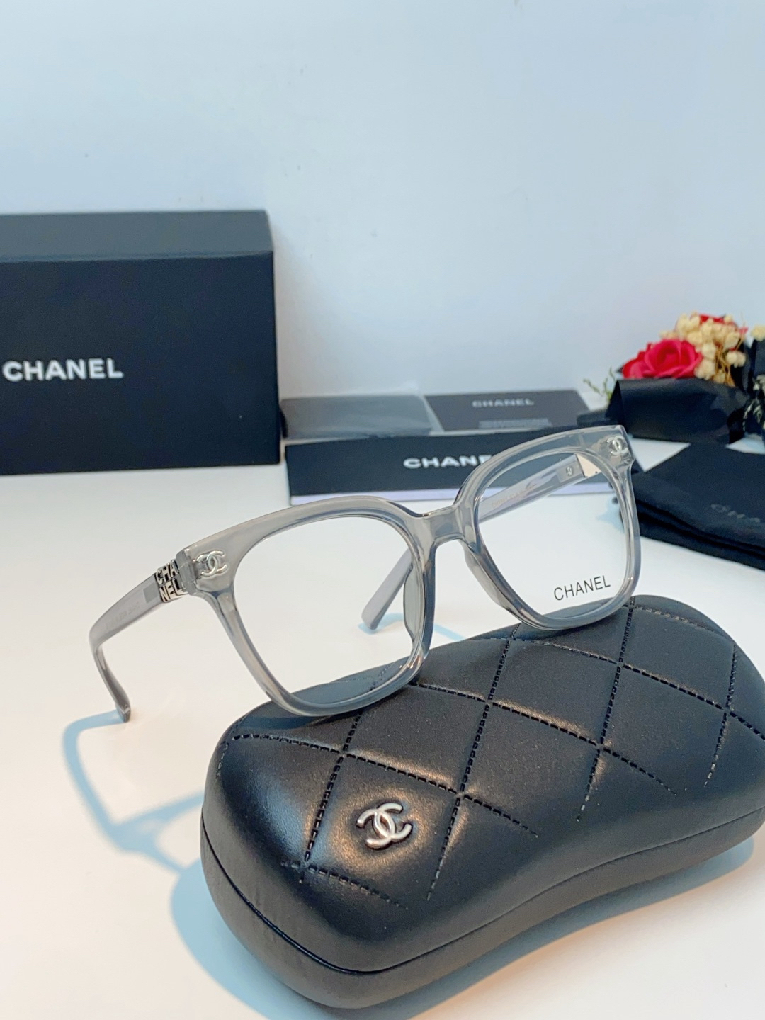 【新作到着】Chanel ハイセンスデザインサングラス「遮光レンズ搭載」