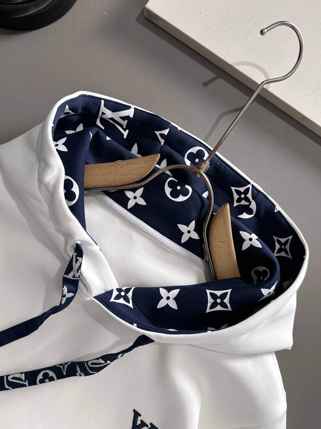 ルイ・ヴィトン「Louis Vuitton」パーカーシャツ