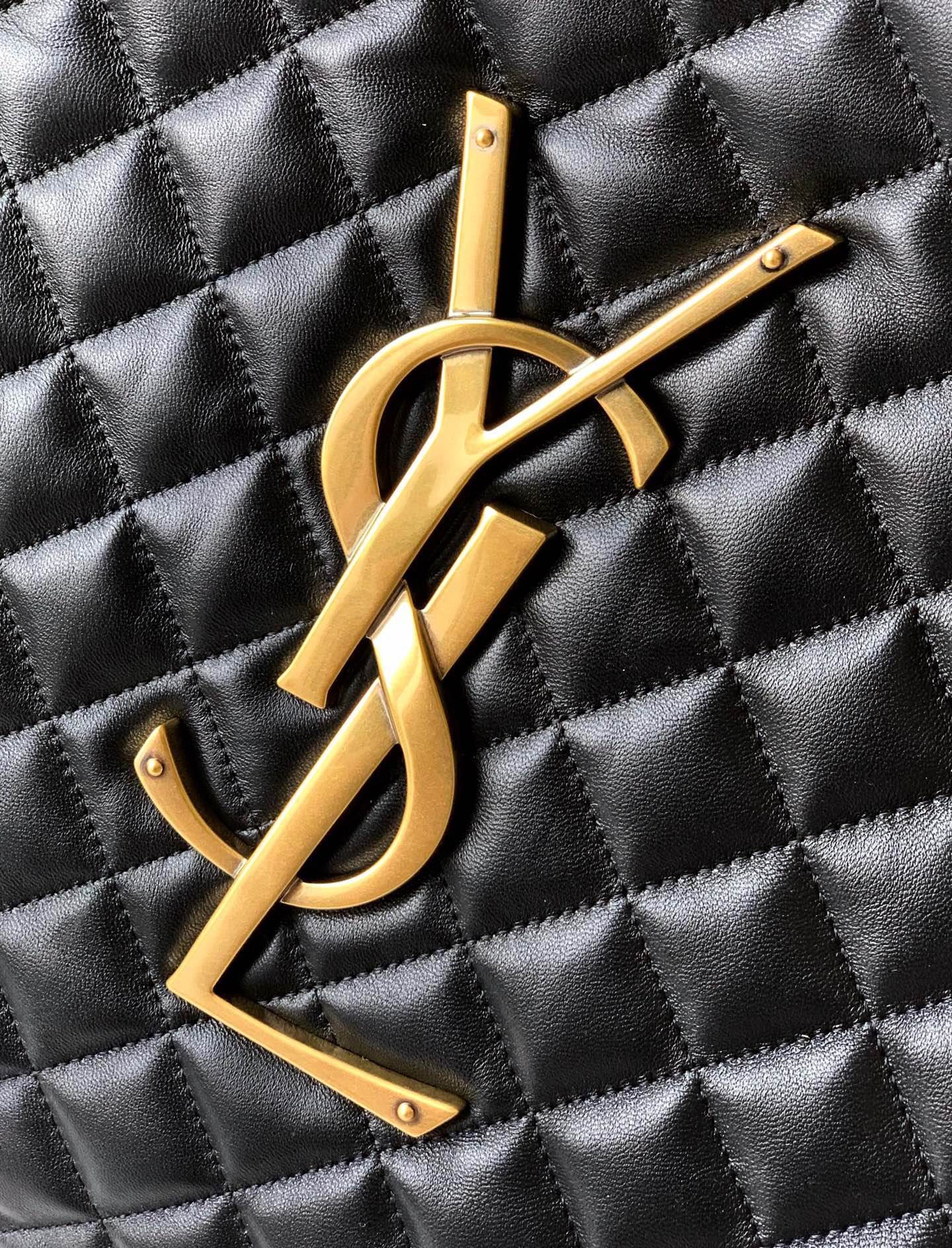 サンローラン「Saint Laurent」ICARE MAXI SHOPPING BAG マキシ