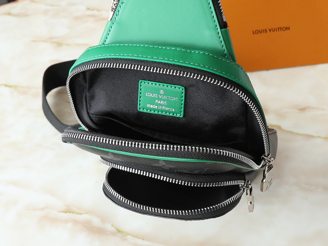 ルイ・ヴィトン「Louis Vuitton」Avenue スモールクラッチバッグ