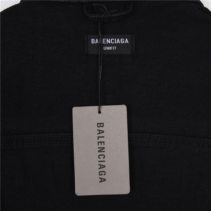 Balenciaga / バレンシアガ 24ss 背中にホットフィックスでロゴが付けられたジーンズジャケット