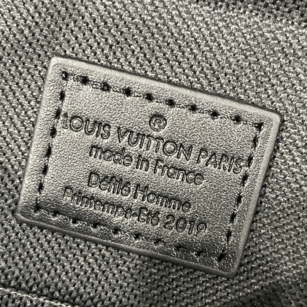 ルイ・ヴィトン「Louis Vuitton」新作 Trio メッセンジャーバッグ