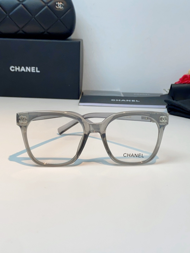 【新作到着】Chanel ハイセンスデザインサングラス「遮光レンズ搭載」