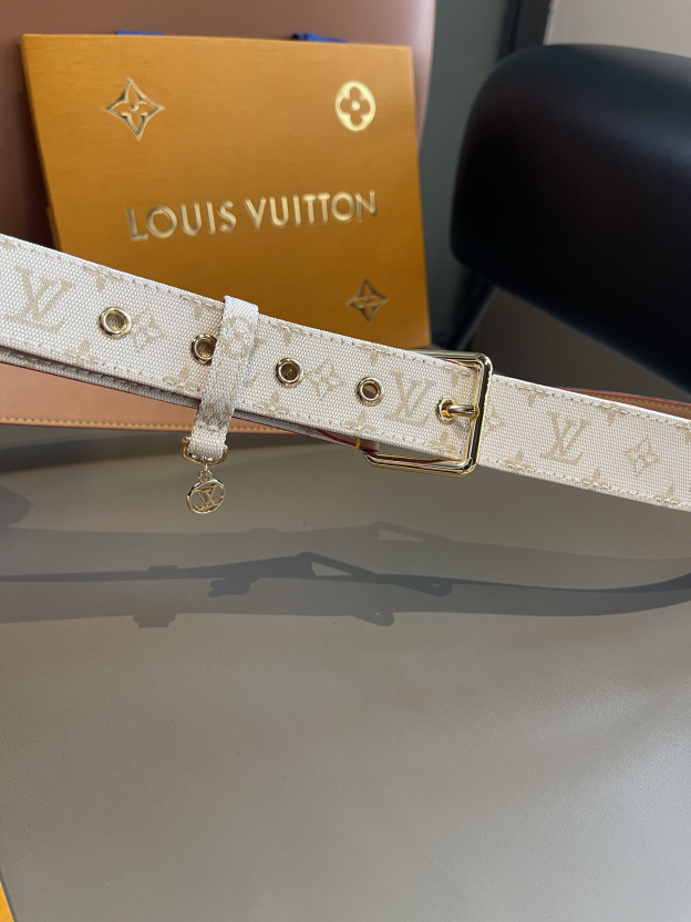 【新商品入荷】Louis Vuitton クラシックハイクオリティベルト「全長約 100cm」
