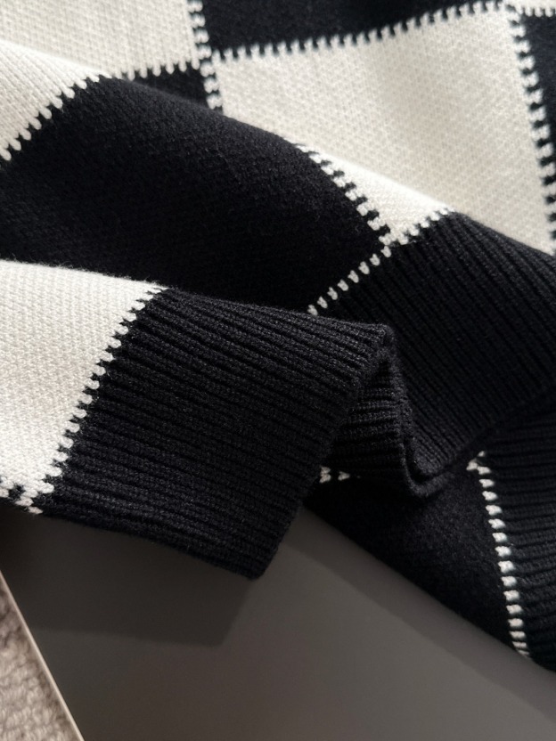 グッチ「Gucci」秋冬に欠かせないウールニットセーター