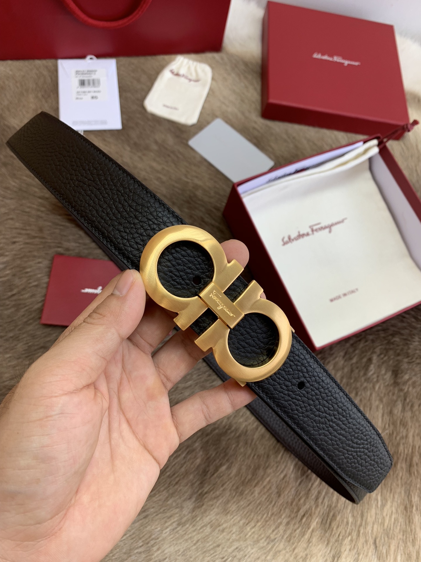 【新規倉庫入り】Salvatore Ferragamo 職人仕上げ高級ベルト「全長約 100cm」