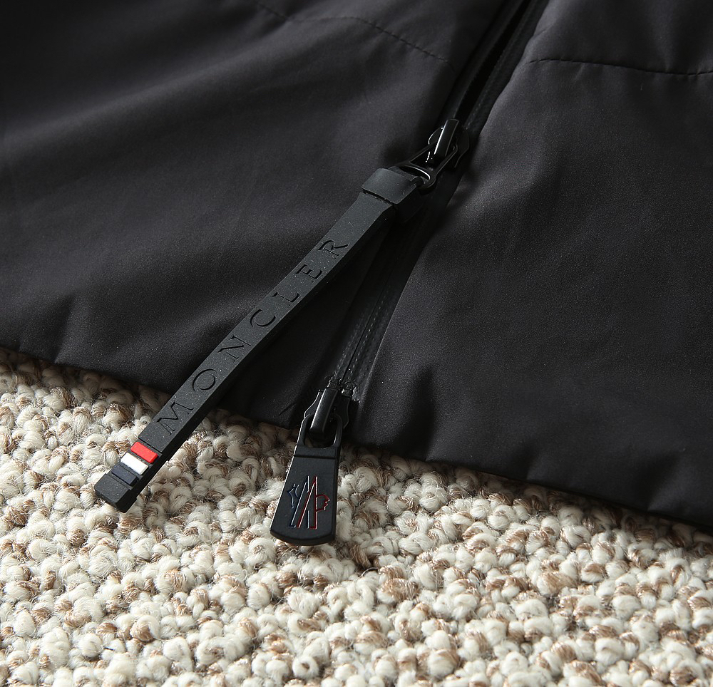 モンクレール「Moncler」秋のフード付きジャケット