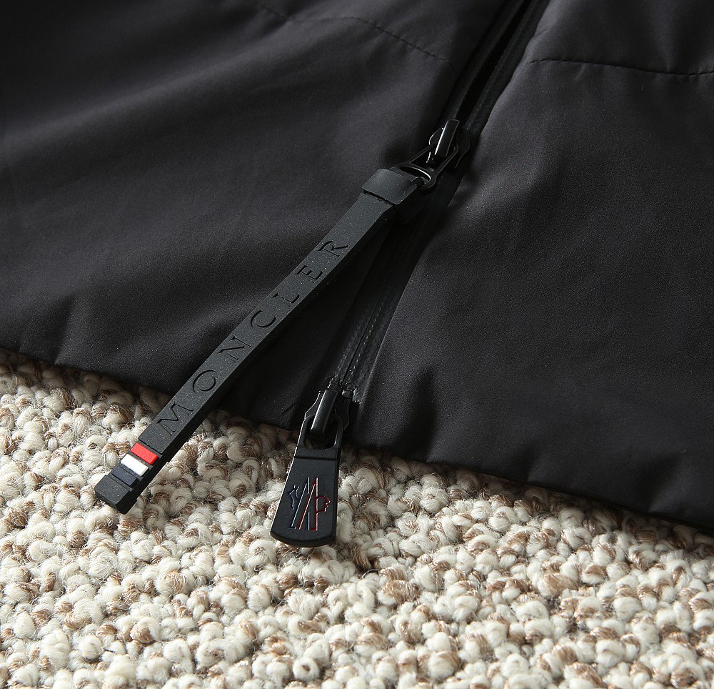 モンクレール「Moncler」秋のフード付きジャケット