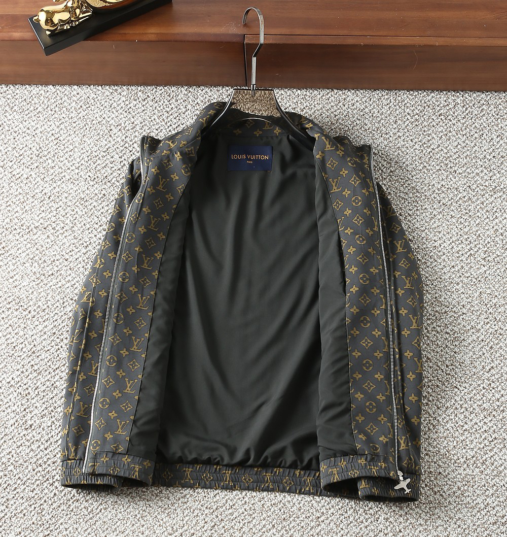 ルイ・ヴィトン「Louis Vuitton」秋冬コレクション クイルテッド ジャケット