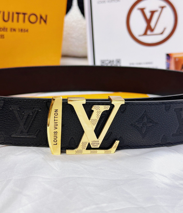 【新商品入荷】Louis Vuitton クラシックハイクオリティベルト「全長約 100cm」