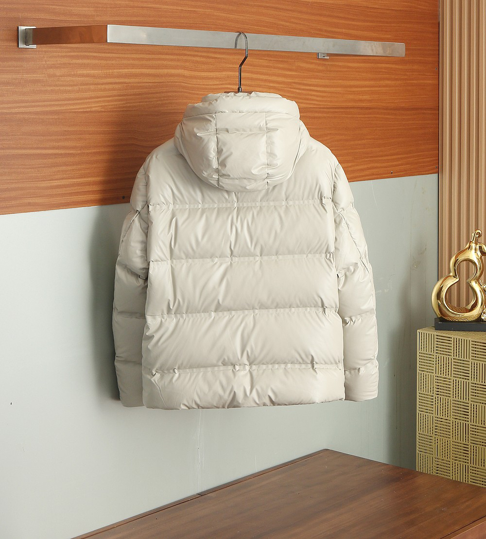 プラダ「Prada」冬季新作フード付きダウンジャケット 男女兼用