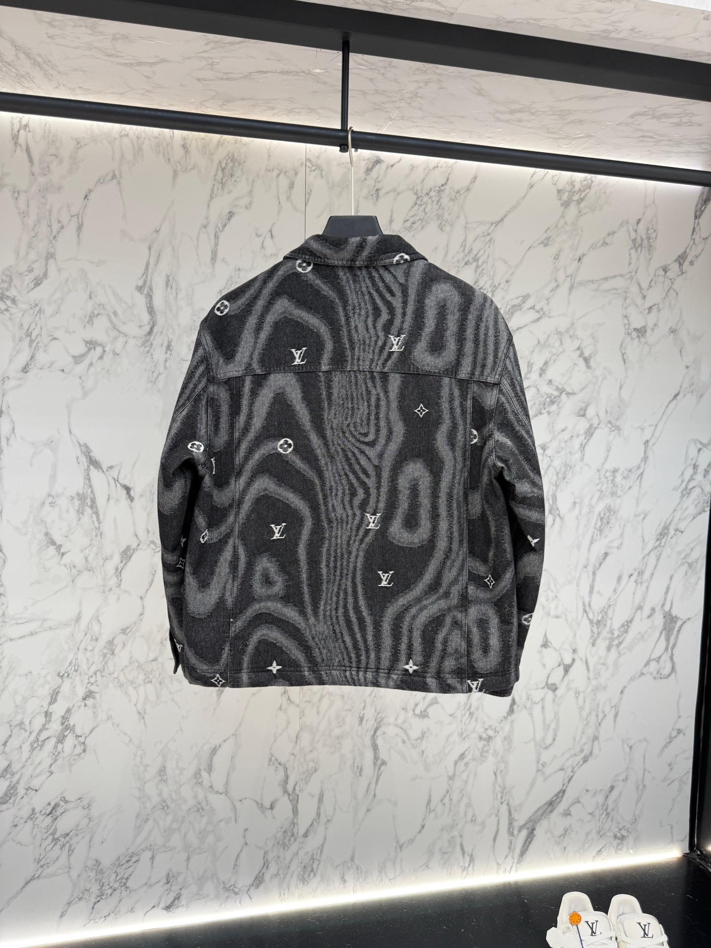 ルイ・ヴィトン「Louis Vuitton」秋冬コレクション ダウンジャケット