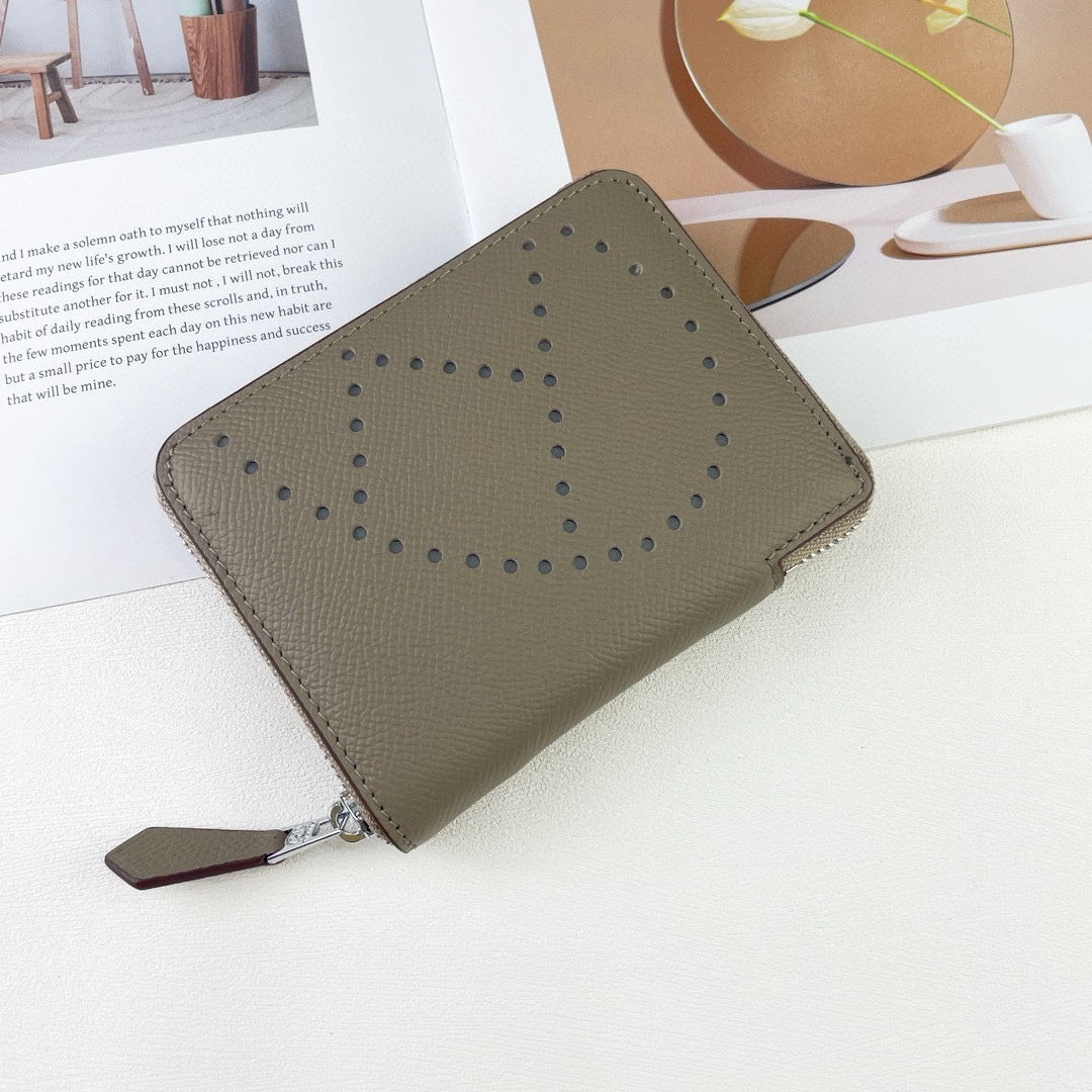 エルメス「Hermès」Silk'in ショートウォレット