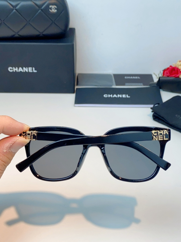 【新作到着】Chanel ハイセンスデザインサングラス「遮光レンズ搭載」