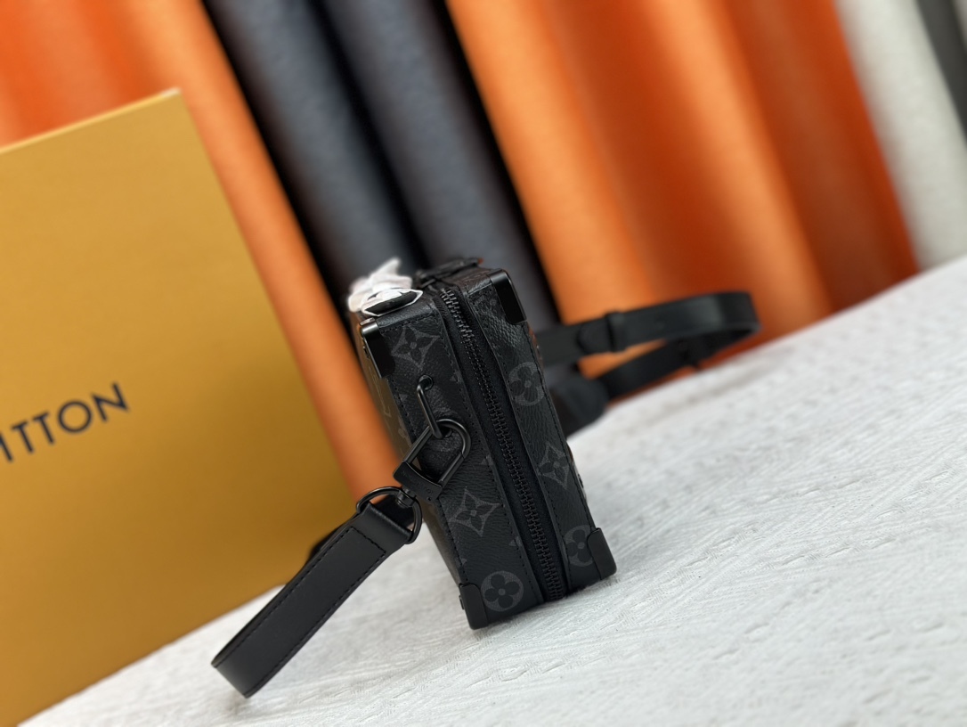 ルイ・ヴィトン「Louis Vuitton」Soft Trunk メッセンジャーバッグ