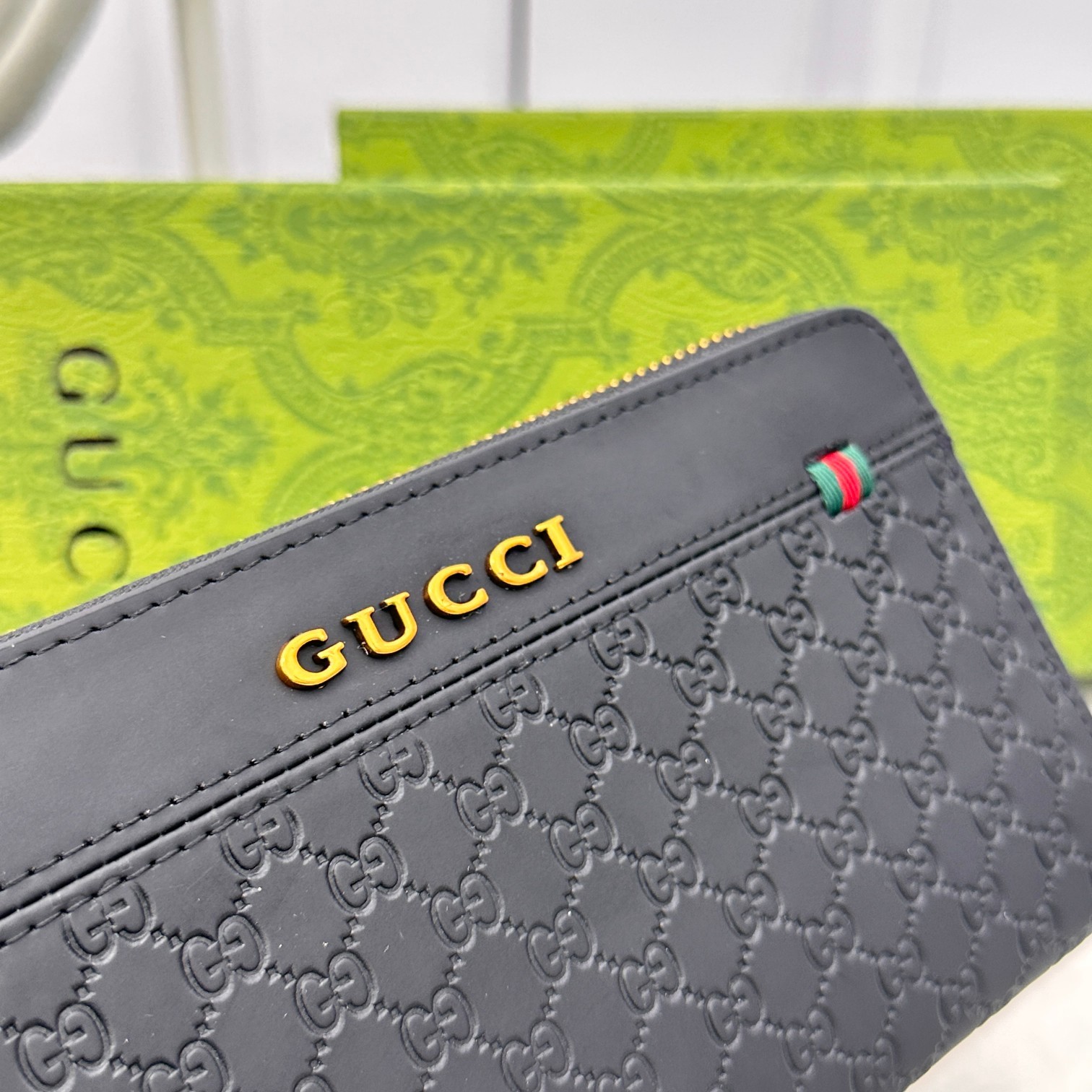 グッチ「Gucci」シグネチャー レザー ウェブ ジップアラウンドウォレット