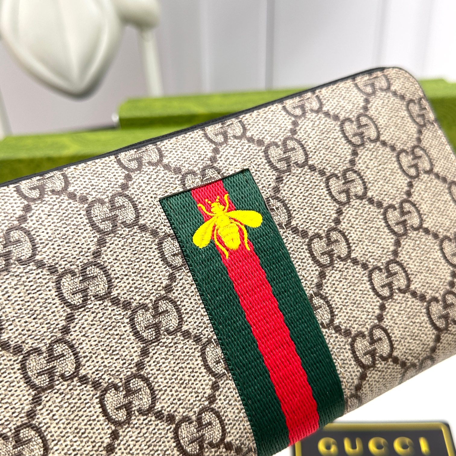 グッチ「Gucci」シグネチャー レザー ウェブ ジップアラウンドウォレット