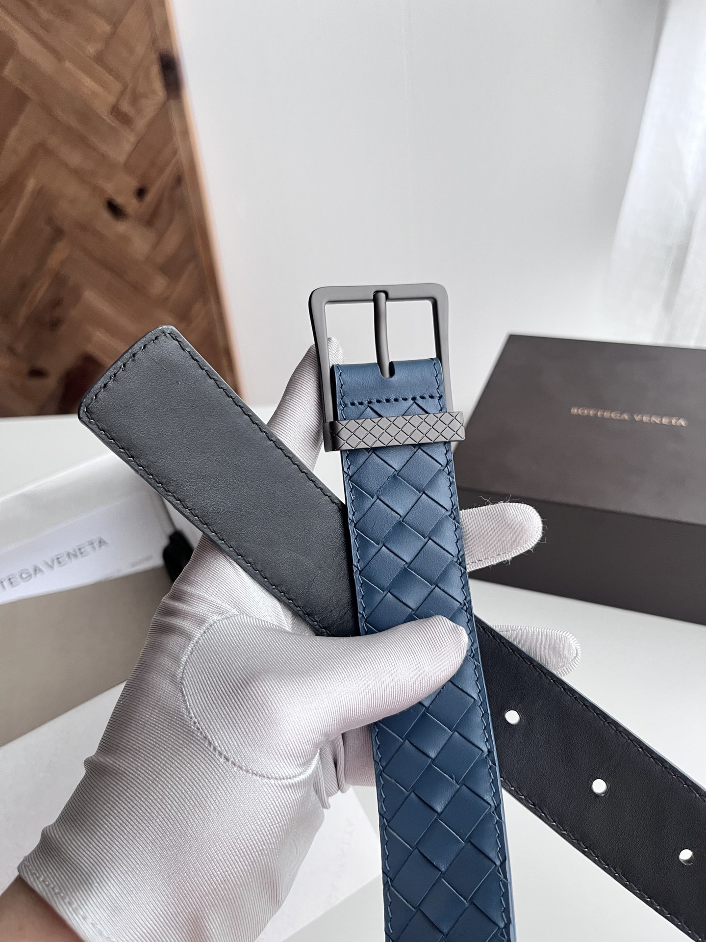 ボッテガ・ヴェネタ「Bottega Veneta」イントレチャート リバーシブル ベルト