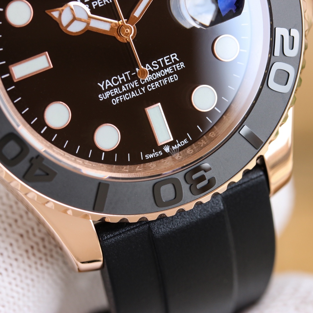 ロレックス［Rolex］ヨットマスター シリーズ 超強アイスブルー夜光モデル — 航海の闇を照らす究極の輝き