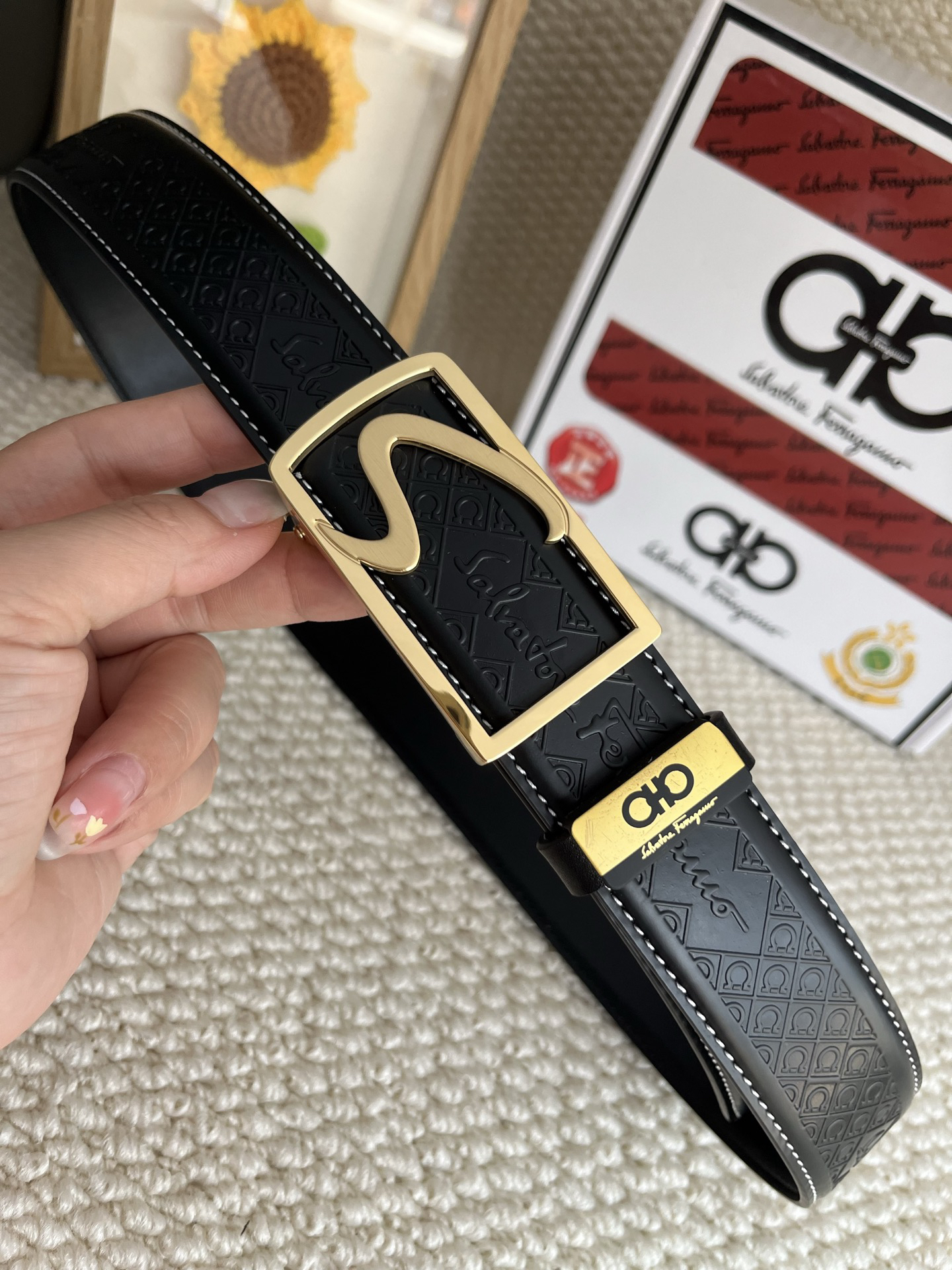 【新規倉庫入り】Salvatore Ferragamo 職人仕上げ高級ベルト「全長約 100cm」