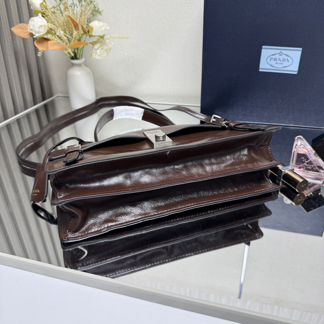 プラダ「Prada」 25SS ペンシルケースバッグ  スモール