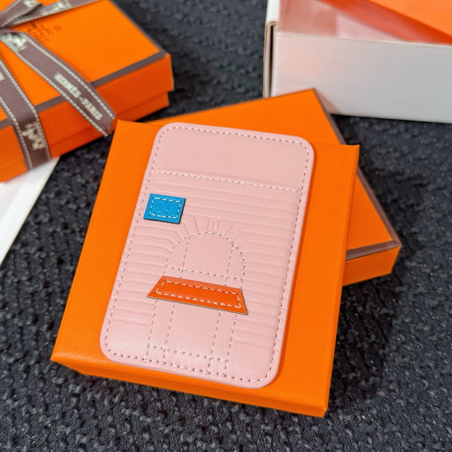 【限定新入荷】エルメス Cheval MagSafe 本革カードケース「12 シリーズ以降全 iPhone 対応」