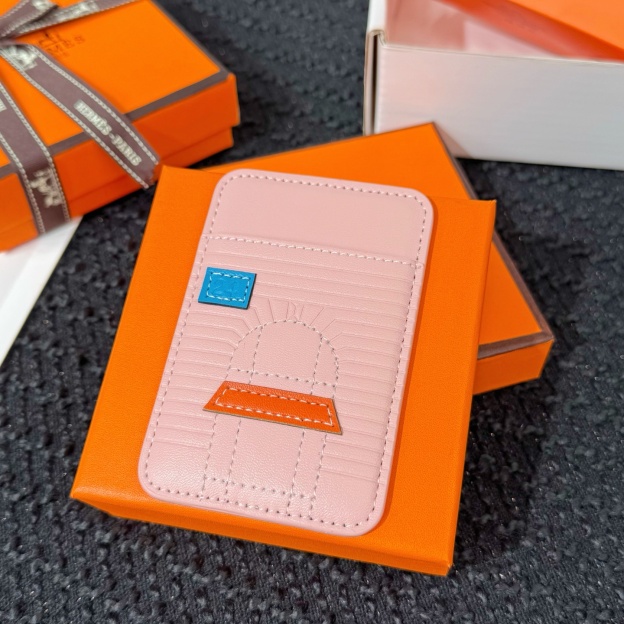 【限定新入荷】エルメス Cheval MagSafe 本革カードケース「12 シリーズ以降全 iPhone 対応」
