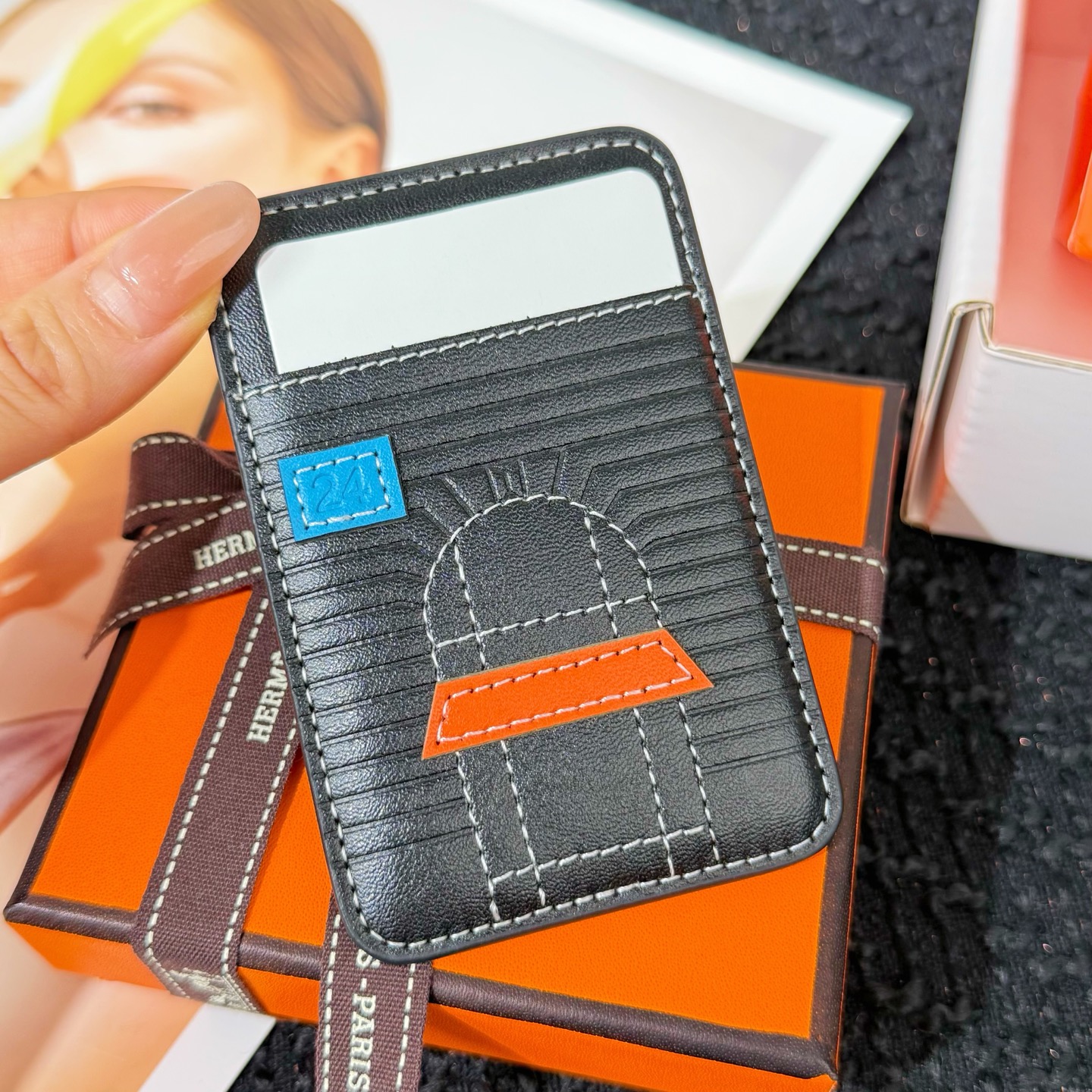【限定新入荷】エルメス Cheval MagSafe 本革カードケース「12 シリーズ以降全 iPhone 対応」