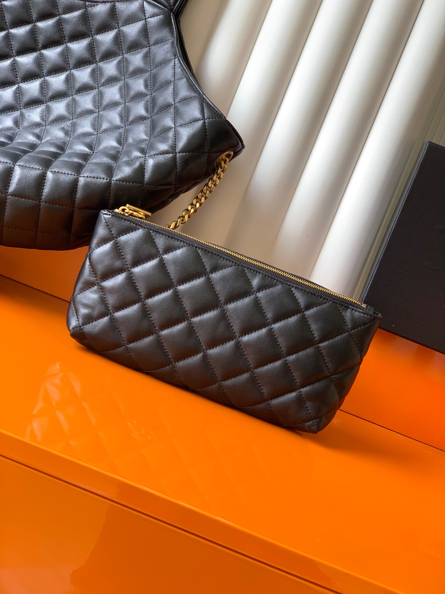 サンローラン「Saint Laurent」ICARE MAXI SHOPPING BAG マキシ