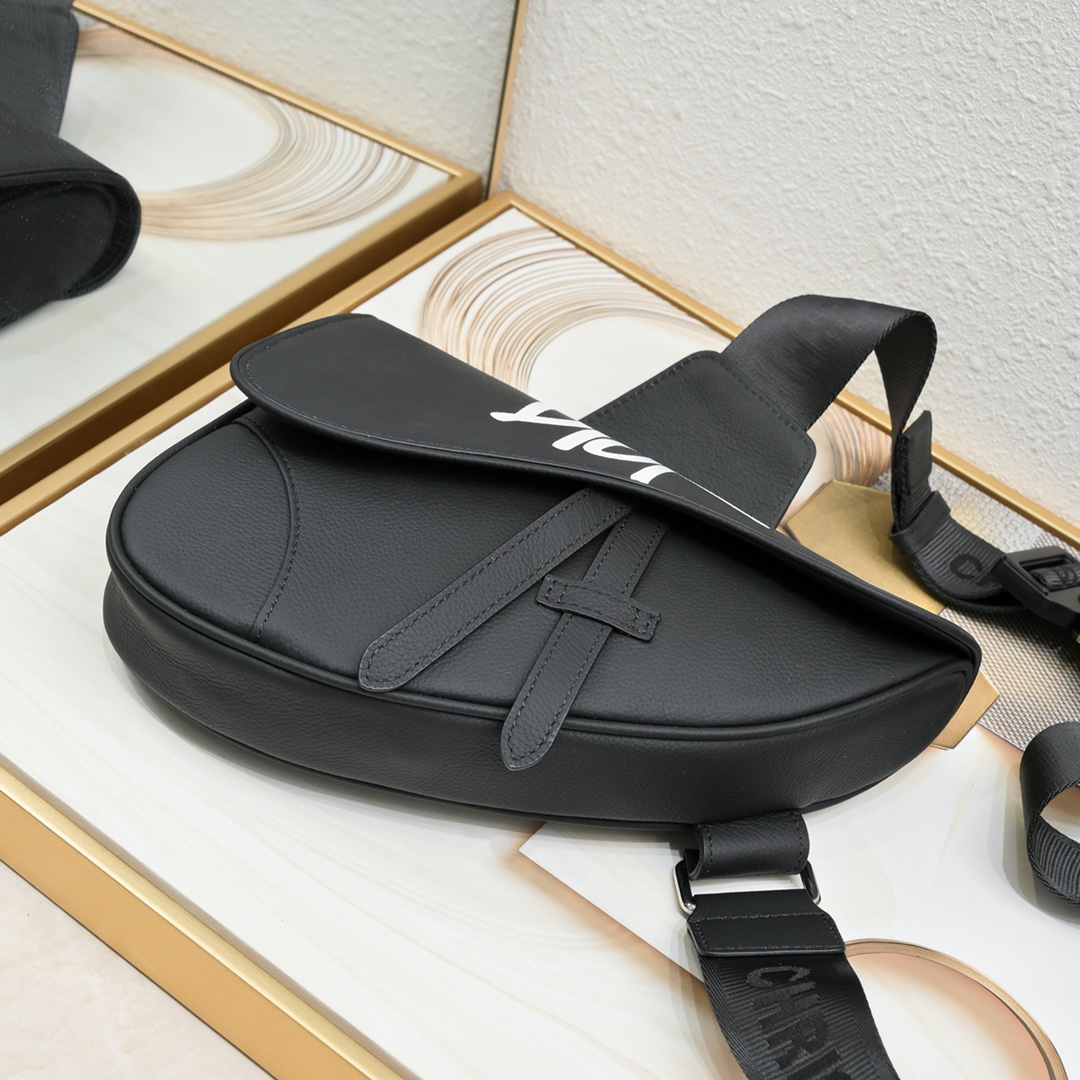【大人気逸品】 ディオール  サドルバッグ「saddle」