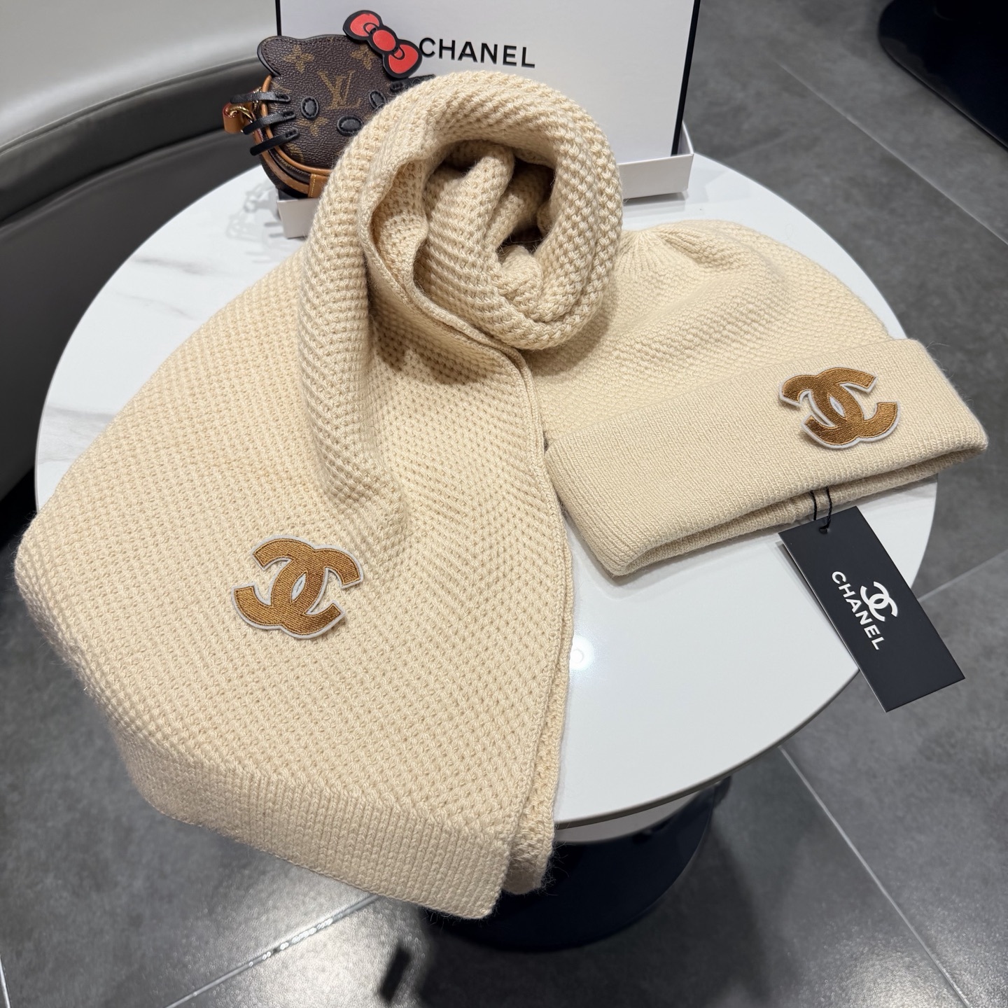 【定番人気】シャネル 秋冬 防寒アクセサリー マフラー＆ハットセット
