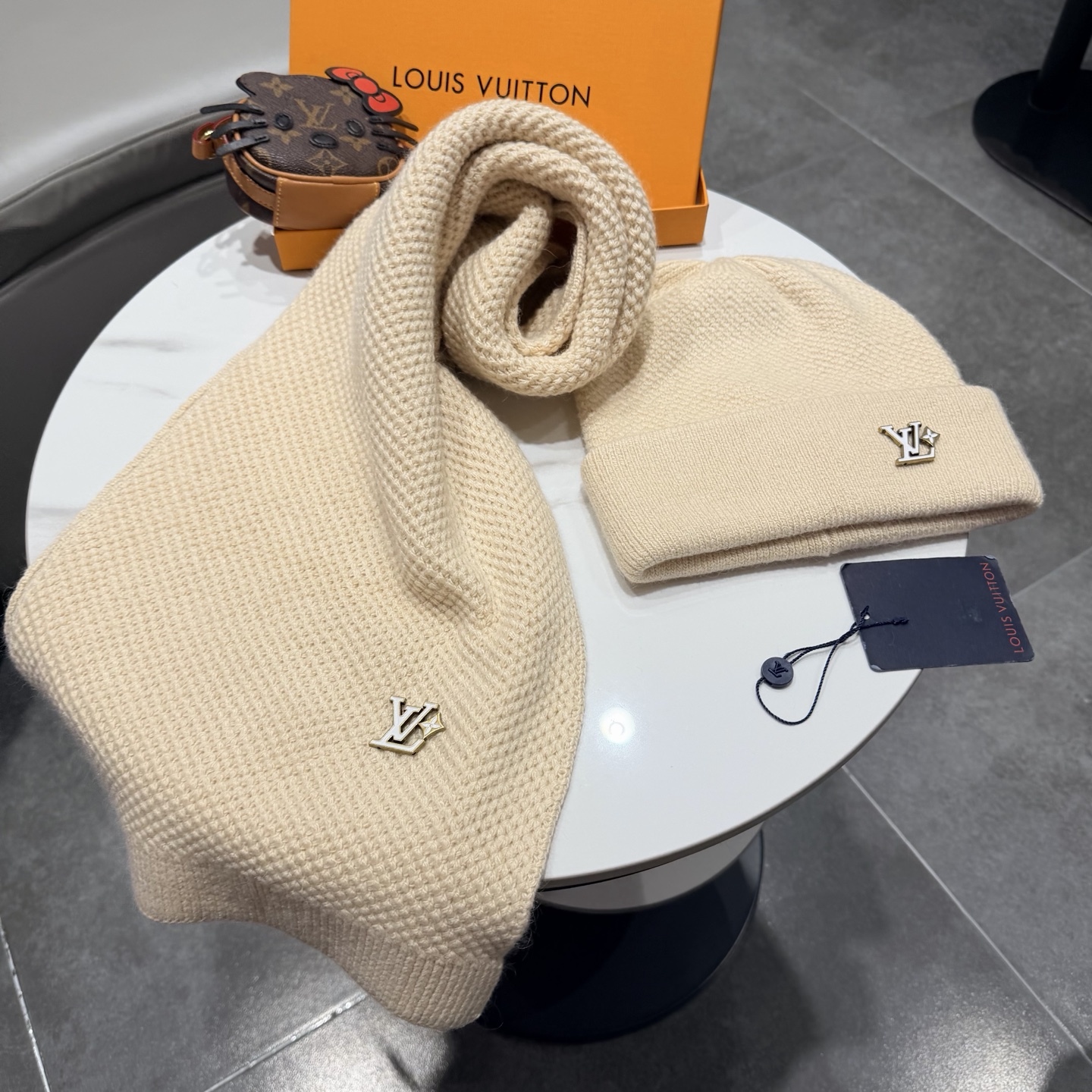 【希少逸品】ルイ・ヴィトン 秋冬 防寒アクセサリー マフラー＆ハットセット