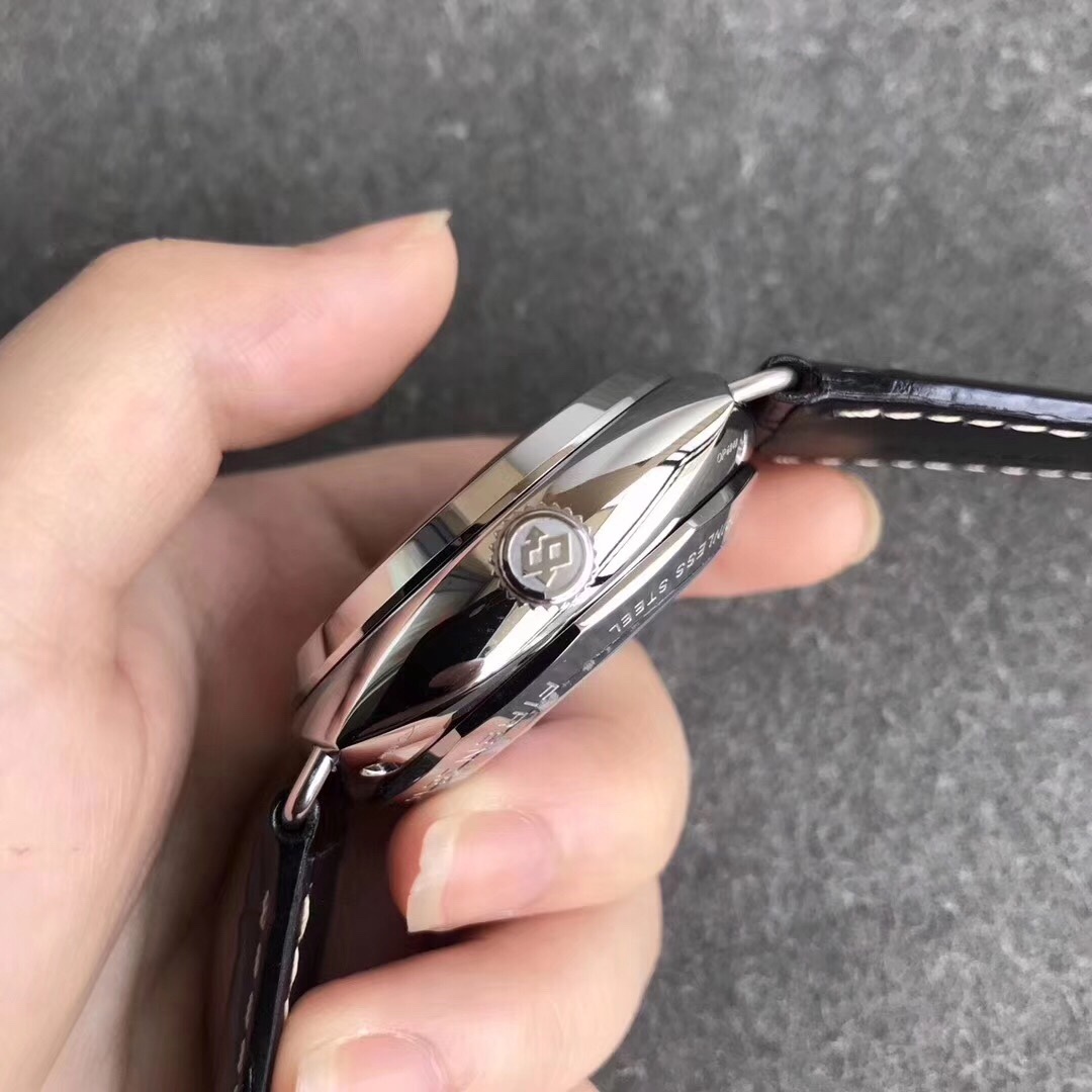 パネライ「Panerai」ラジオミール ブラックシール 45MM腕時計