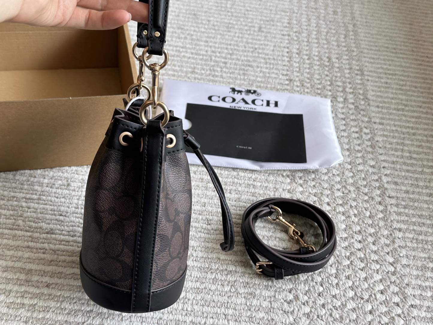 コーチ「Coach」Mini Dempsey バケットバッグ