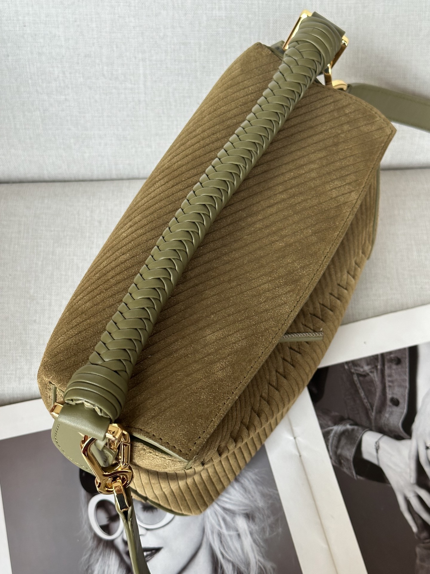 ロエベ「Loewe」秋冬 オリーブグリーン トランペット牛革 Puzzle ハンドバッグ