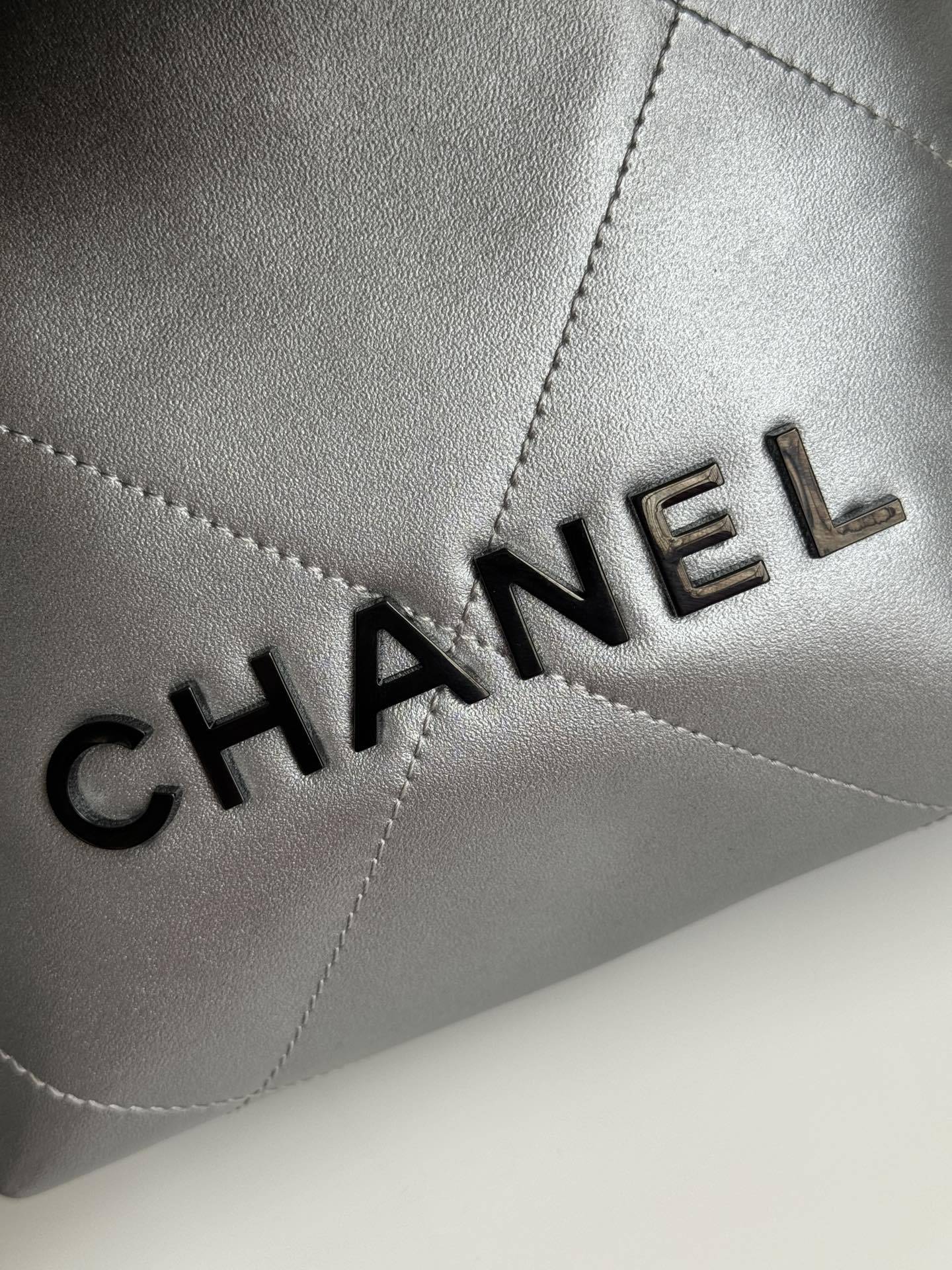 シャネル「Chanel」22Bag 24S グラデーション ミニ ショルダーバッグ