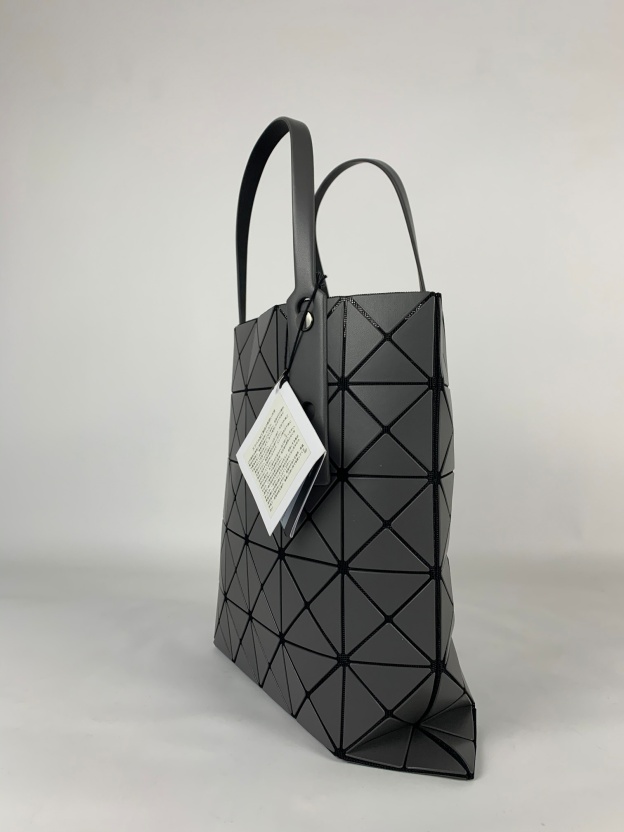 イッセイ・ミヤケ「Issey Miyake」 6ポケットマットトートバッグ