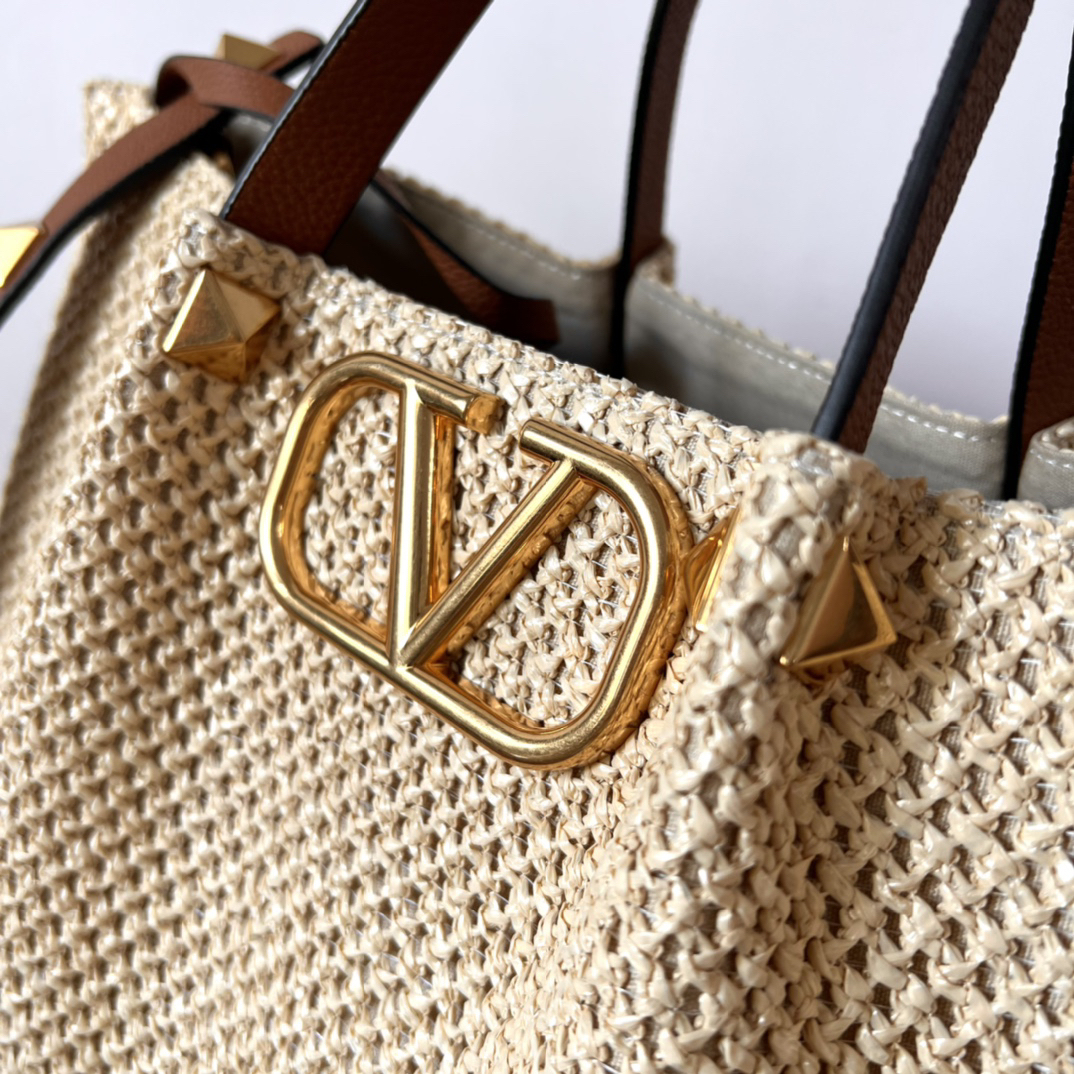 ヴァレンティノ「Valentino」ラフィア編みレザーハンドルトートバッグ