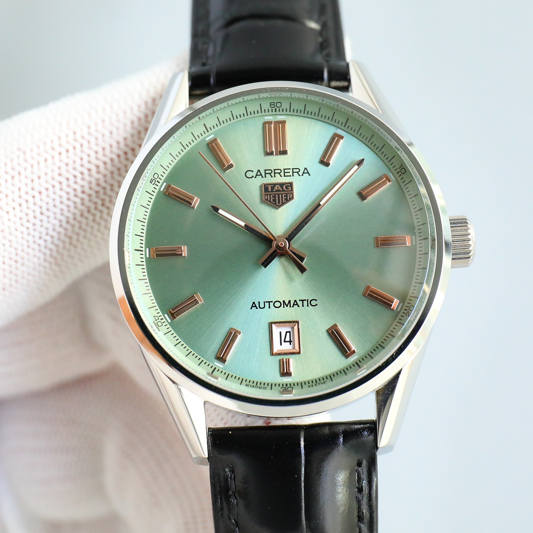 タグ・ホイヤー「TAG Heuer」カレラ カレンダー メンズウォッチ40MM