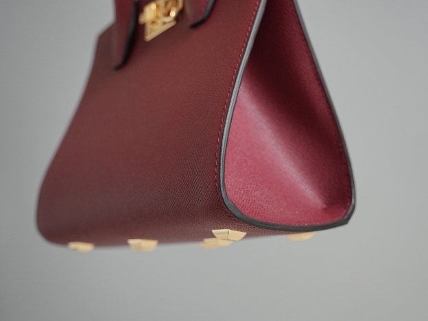 フェラガモ「Ferragamo」スタジオ ソフトトートバッグ