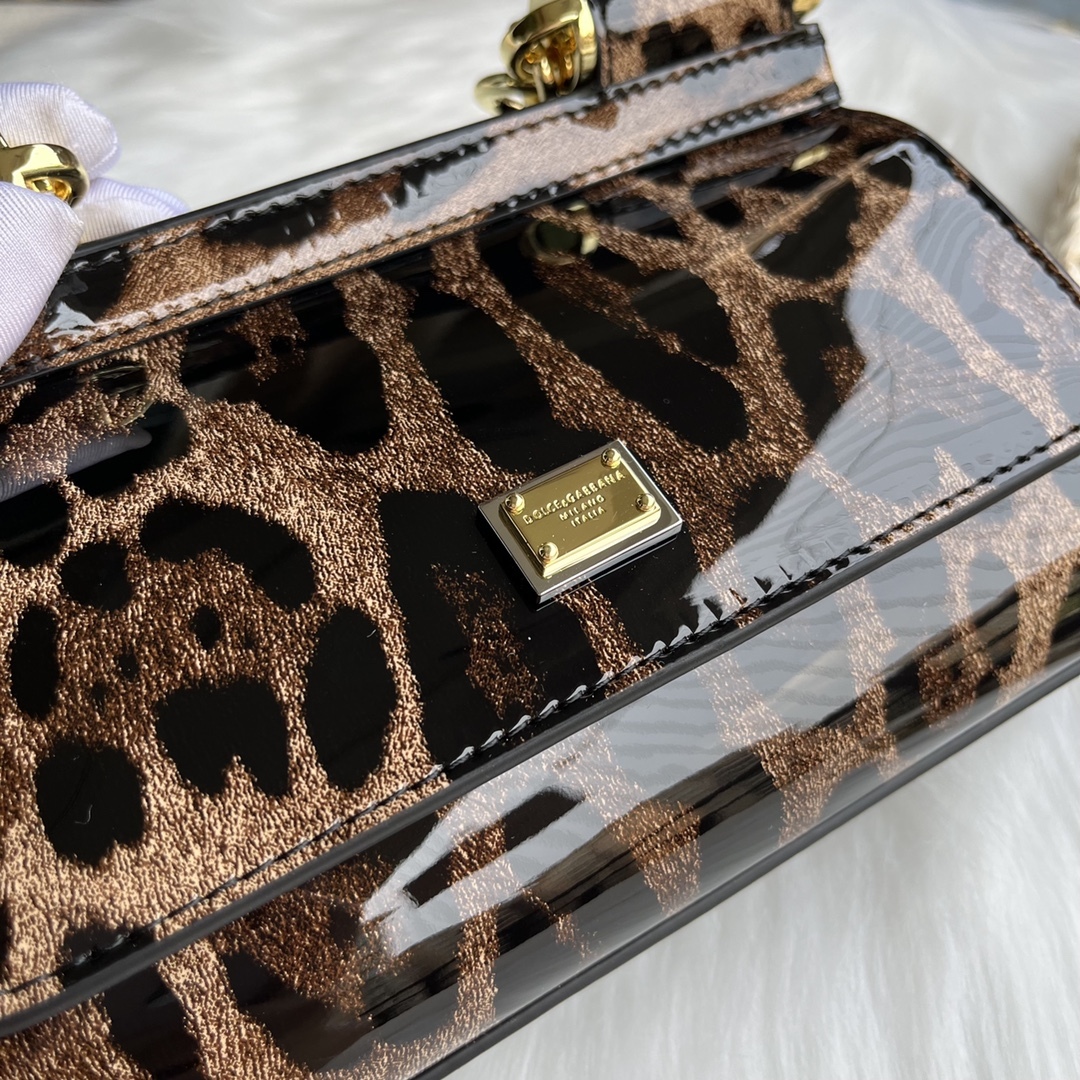 ドルチェ・アンド・ガッバーナ「D&G」 Sicily レオパード ラミー レザートップハンドルバッグ